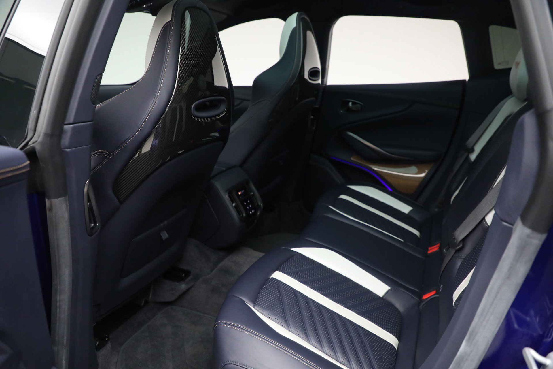 Used 2024 Aston Martin DBX 707 image 17