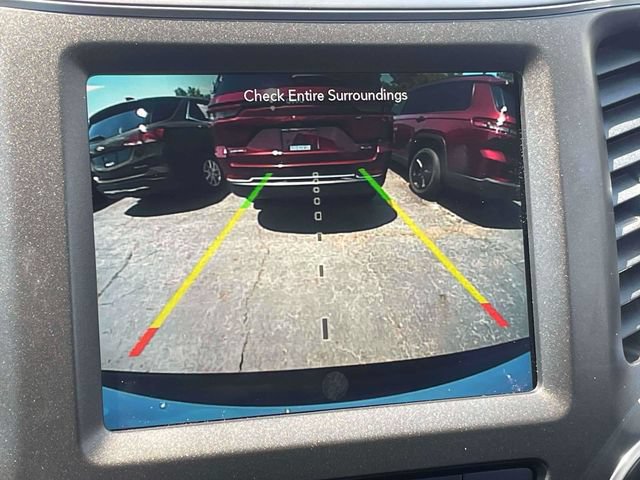 Used 2023 Jeep Cherokee Trailhawk w/ Trailer Tow Group AWD/4WD image 16
