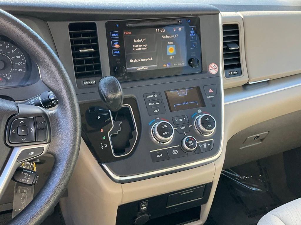 Used 2015 Toyota Sienna LE image 43