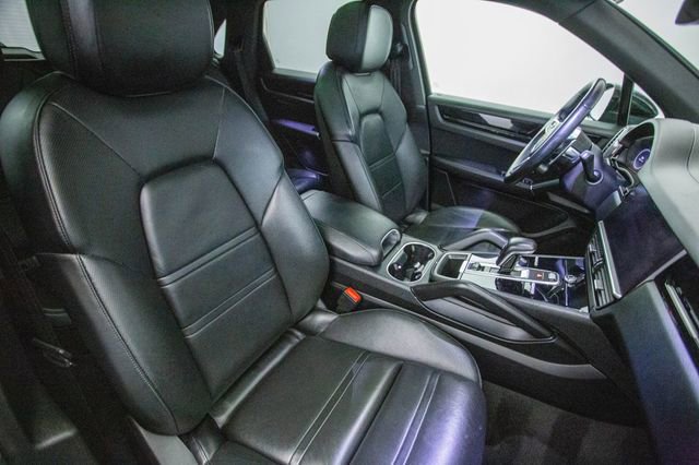 Used 2019 Porsche Cayenne S w/ Premium Plus Package image 21