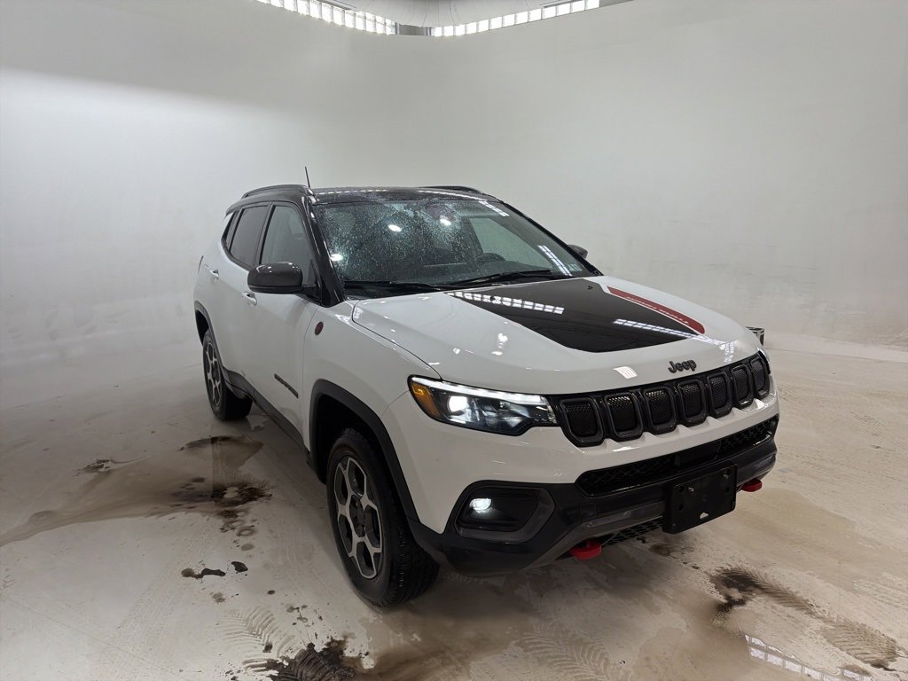 Used 2022 Jeep Compass Trailhawk w/ Trailhawk Elite Group image 2