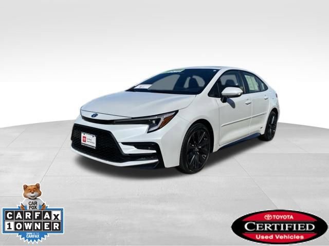 Certified 2024 Toyota Corolla SE w/ SE Package image 1
