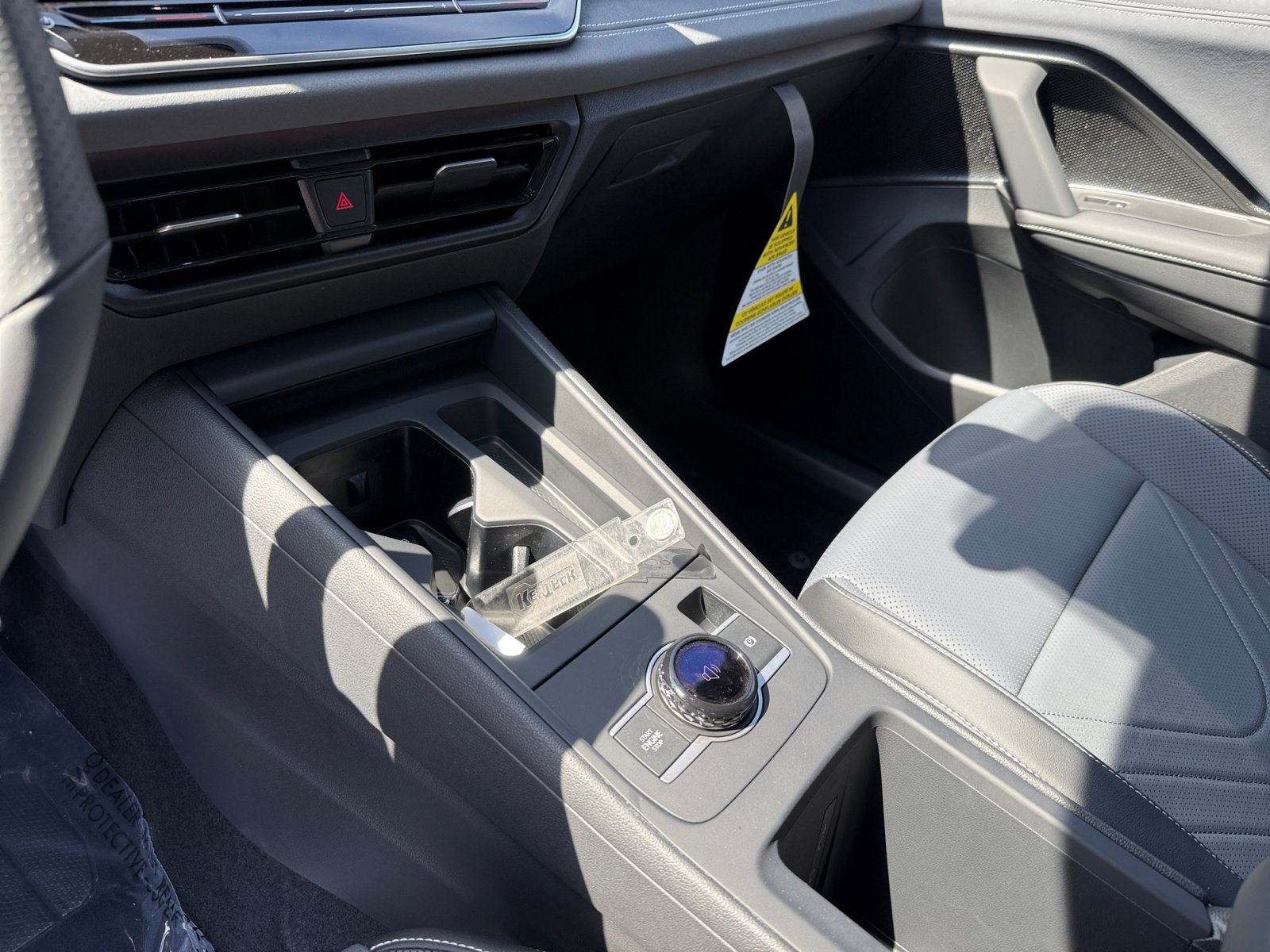 New 2026 Volkswagen Tiguan SE R-Line FWD image 13