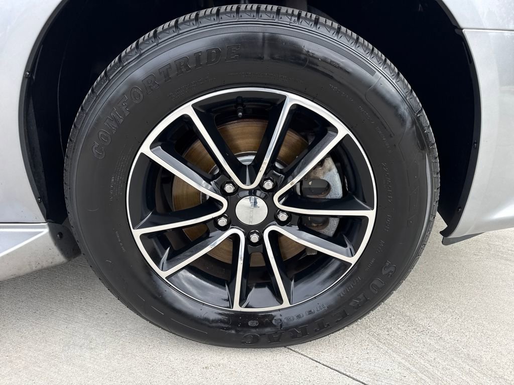 Used 2015 Dodge Grand Caravan R/T w/ Driver Convenience Group image 11