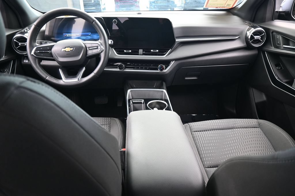 Used 2025 Chevrolet Equinox LT FWD image 37