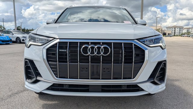 Used 2024 Audi Q3 2.0T Premium Plus w/ Premium Plus Package image 3