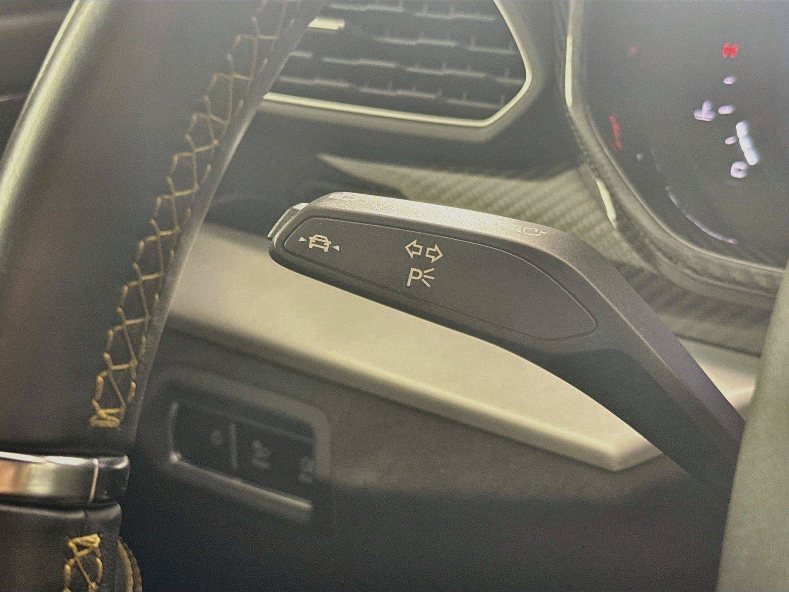 Used 2020 Lamborghini Urus AWD/4WD image 12