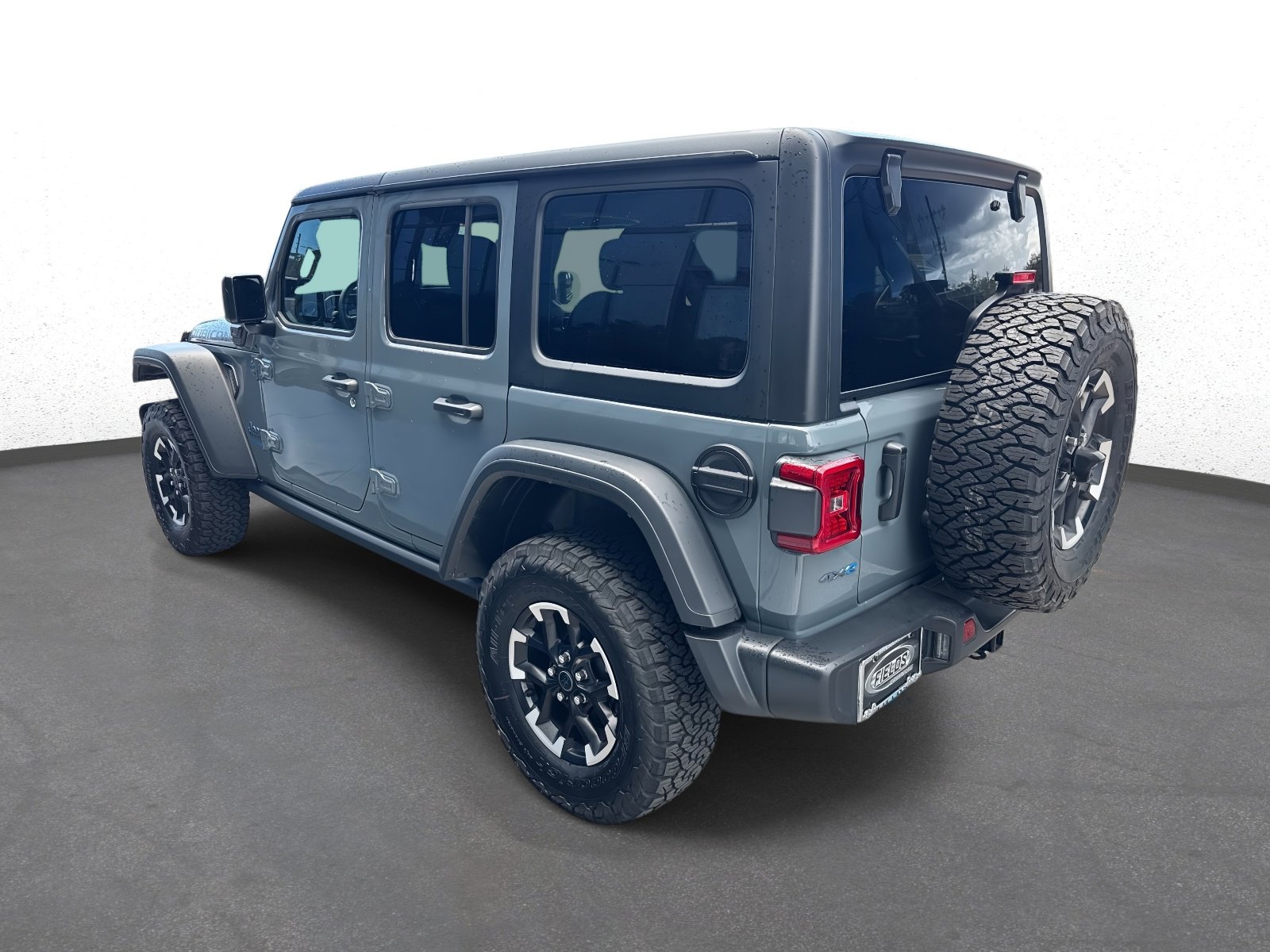 Used 2025 Jeep Wrangler Unlimited Rubicon 4xe image 5