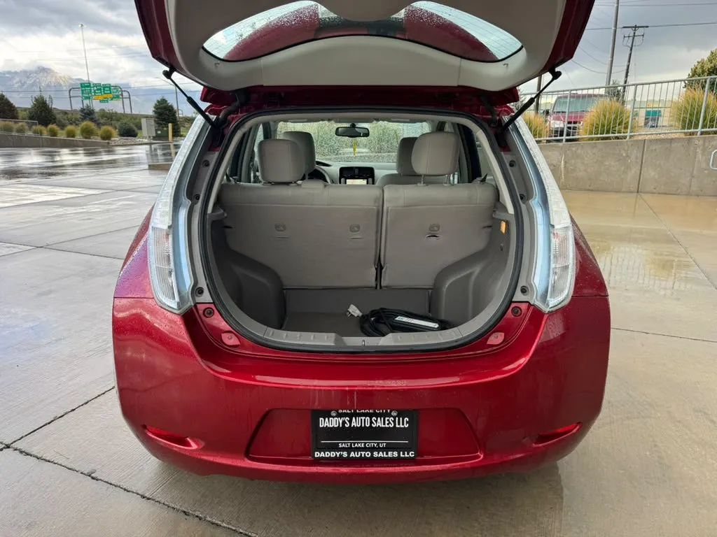 Used 2013 Nissan Leaf SV FWD image 12