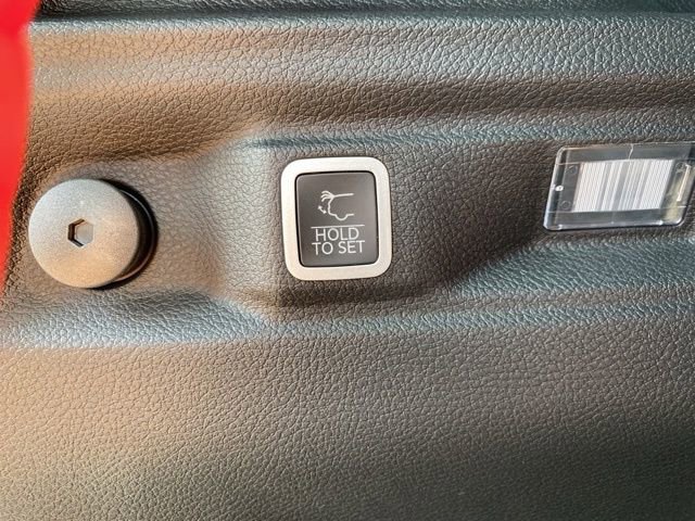 New 2025 Jeep Grand Cherokee L Limited image 13