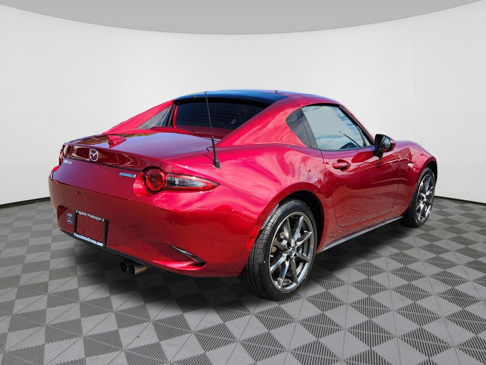 Used 2020 MAZDA MX-5 Miata RF Grand Touring RWD image 4