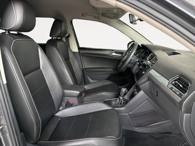Used 2021 Volkswagen Tiguan SE FWD image 13