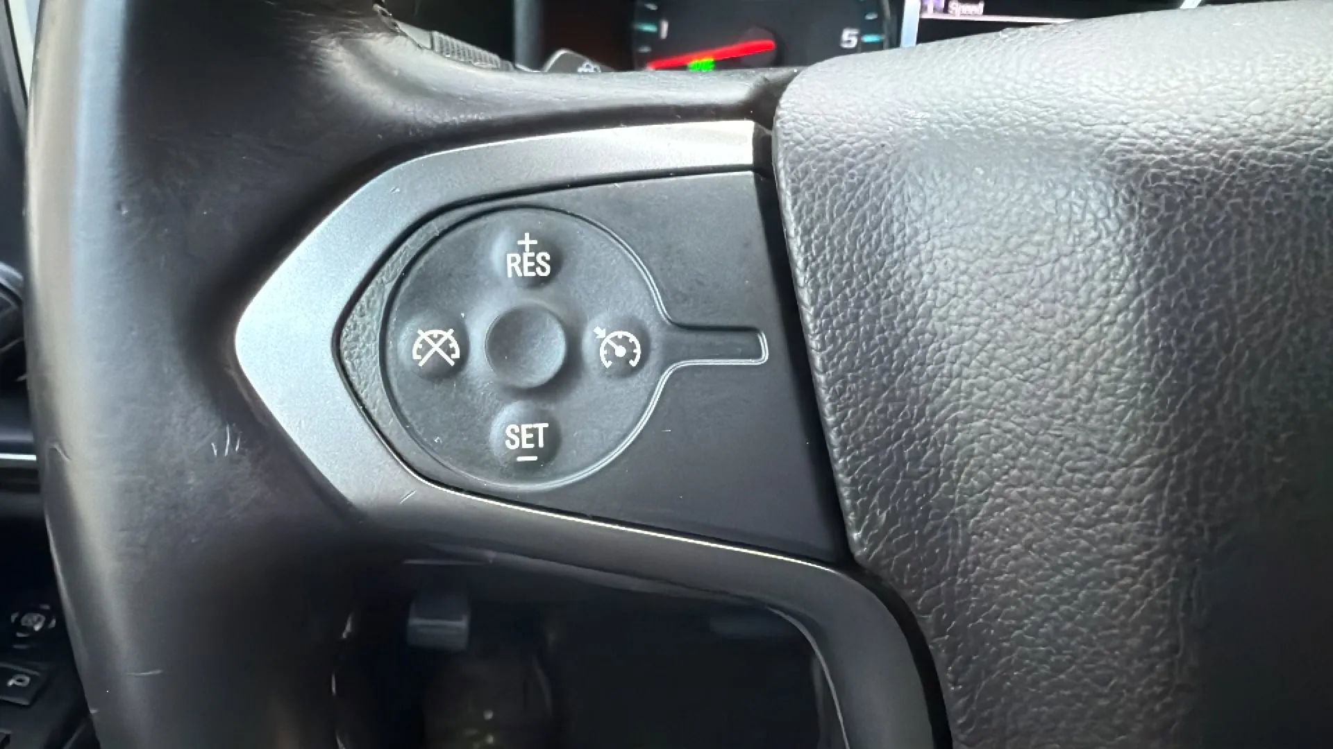 Used 2018 Chevrolet Silverado 1500 LT image 12