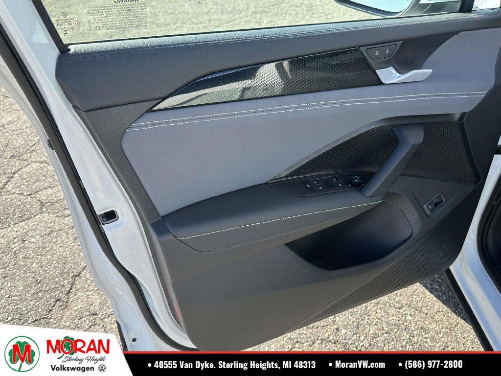 Certified 2026 Volkswagen Tiguan SE w/ Panoramic Sunroof Package FWD image 16