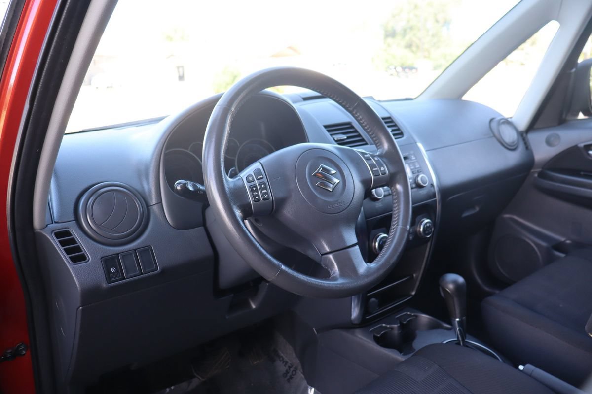 Used 2010 Suzuki SX4 Touring AWD/4WD image 15