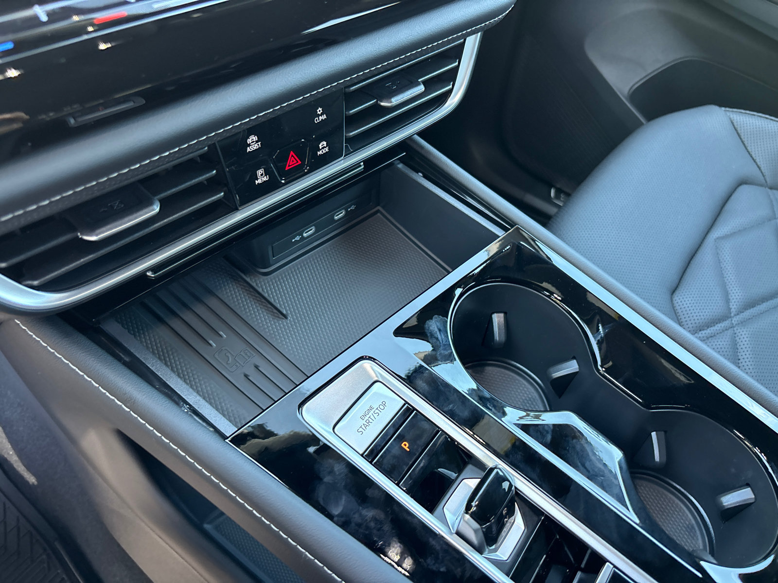 New 2026 Volkswagen Atlas Cross Sport SE AWD/4WD image 22