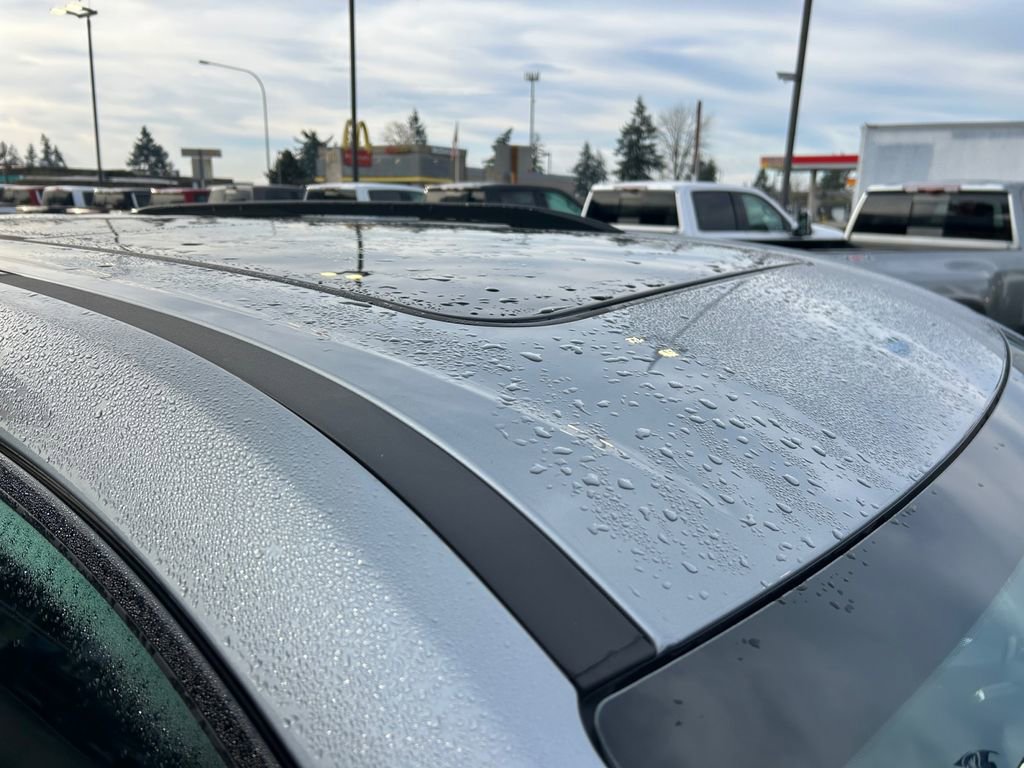 Used 2025 Chevrolet Traverse Z71 image 28