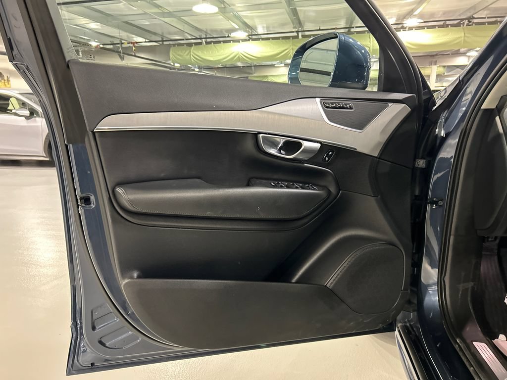 Certified 2023 Volvo XC90 B5 Core w/ Protection Package Premier AWD/4WD image 9