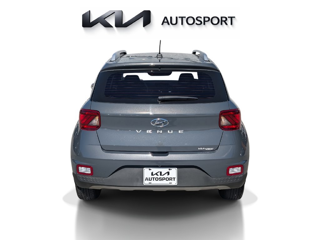 Used 2025 Hyundai Venue SEL FWD image 8