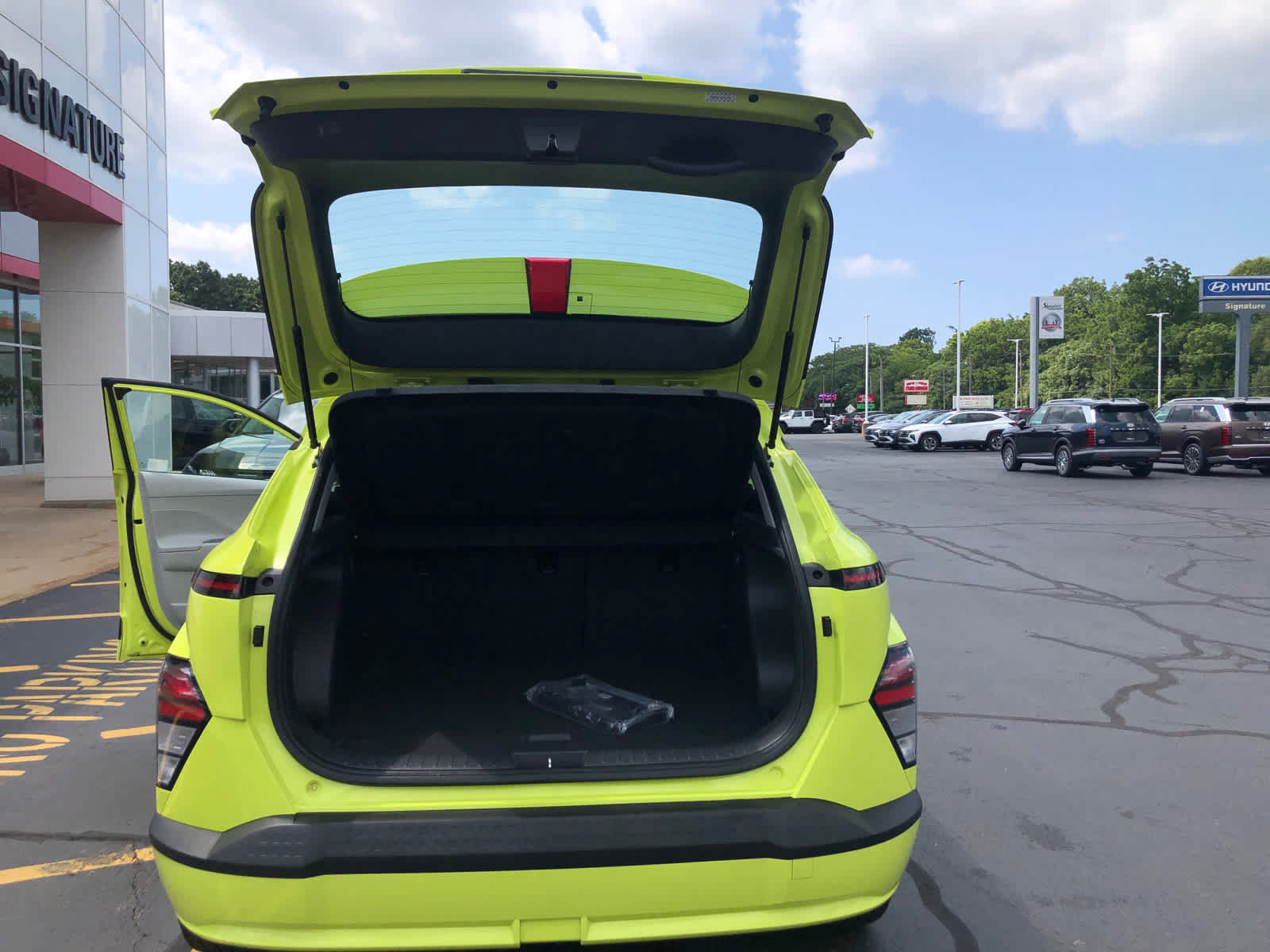 Certified 2024 Hyundai Kona SE FWD image 33
