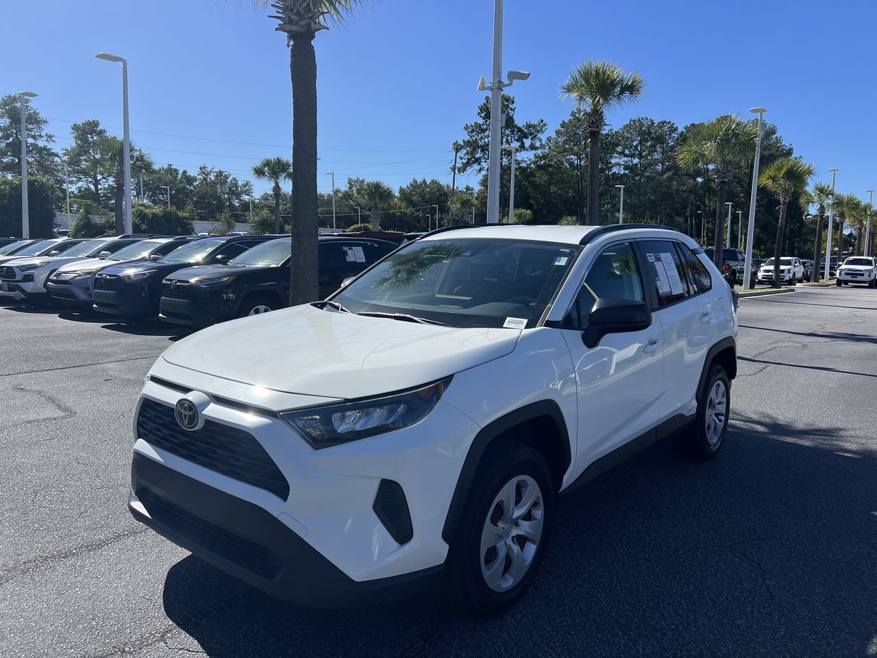 Used 2019 Toyota RAV4 LE FWD image 5