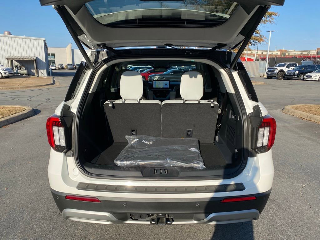 New 2026 Ford Explorer Platinum w/ LUX Leather Package image 9