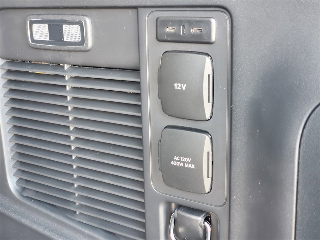 New 2025 Ford Expedition Active image 32