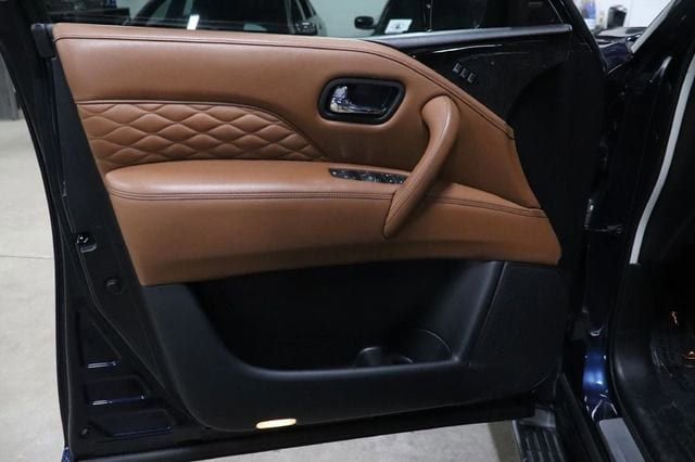 Used 2019 INFINITI QX80 Luxe w/ 22" Wheel Package image 9