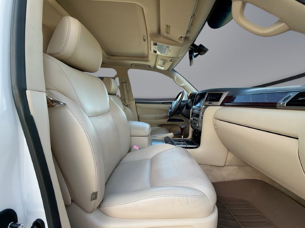 Used 2015 Lexus LX 570 4WD image 16