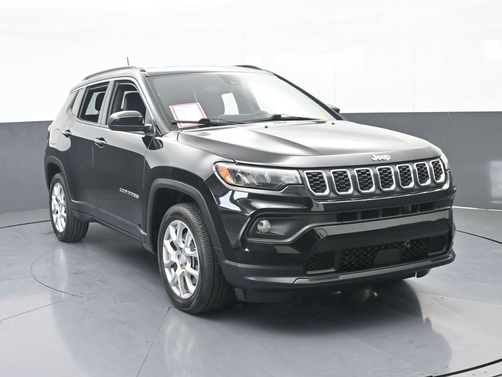 Used 2024 Jeep Compass Latitude image 9