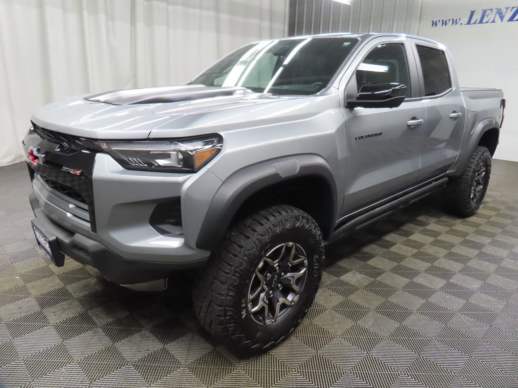 Used 2026 Chevrolet Colorado ZR2 w/ Technology Package AWD/4WD image 7