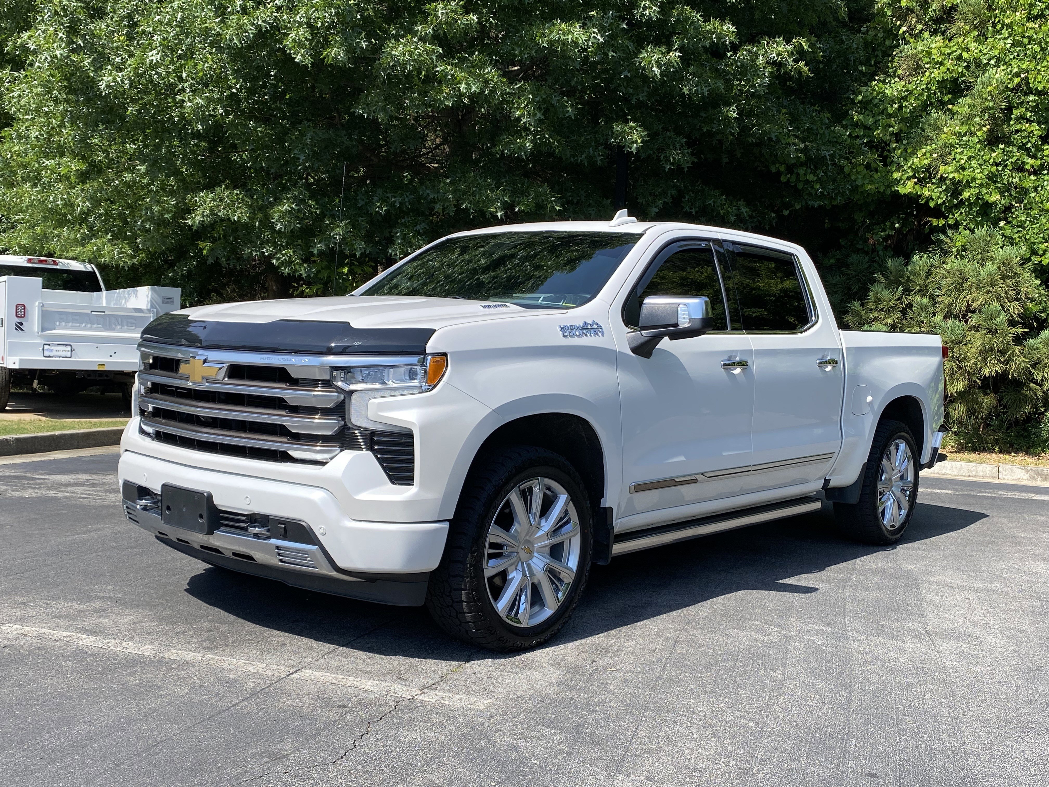 Used 2022 Chevrolet Silverado 1500 High Country w/ High Country Premium Package AWD/4WD image 5