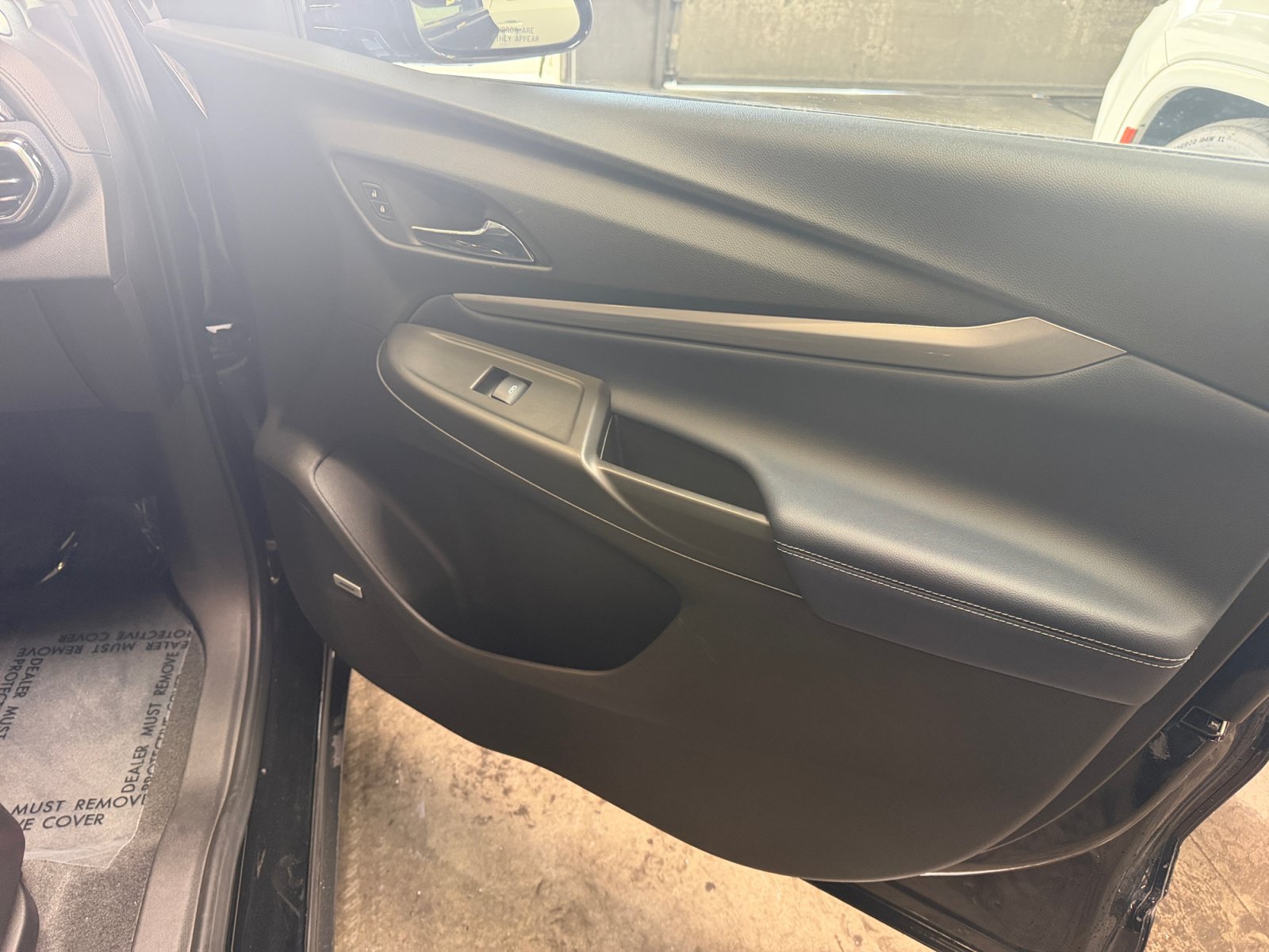 Used 2022 Chevrolet Bolt EUV Premier w/ Sun & Sound Package FWD image 13