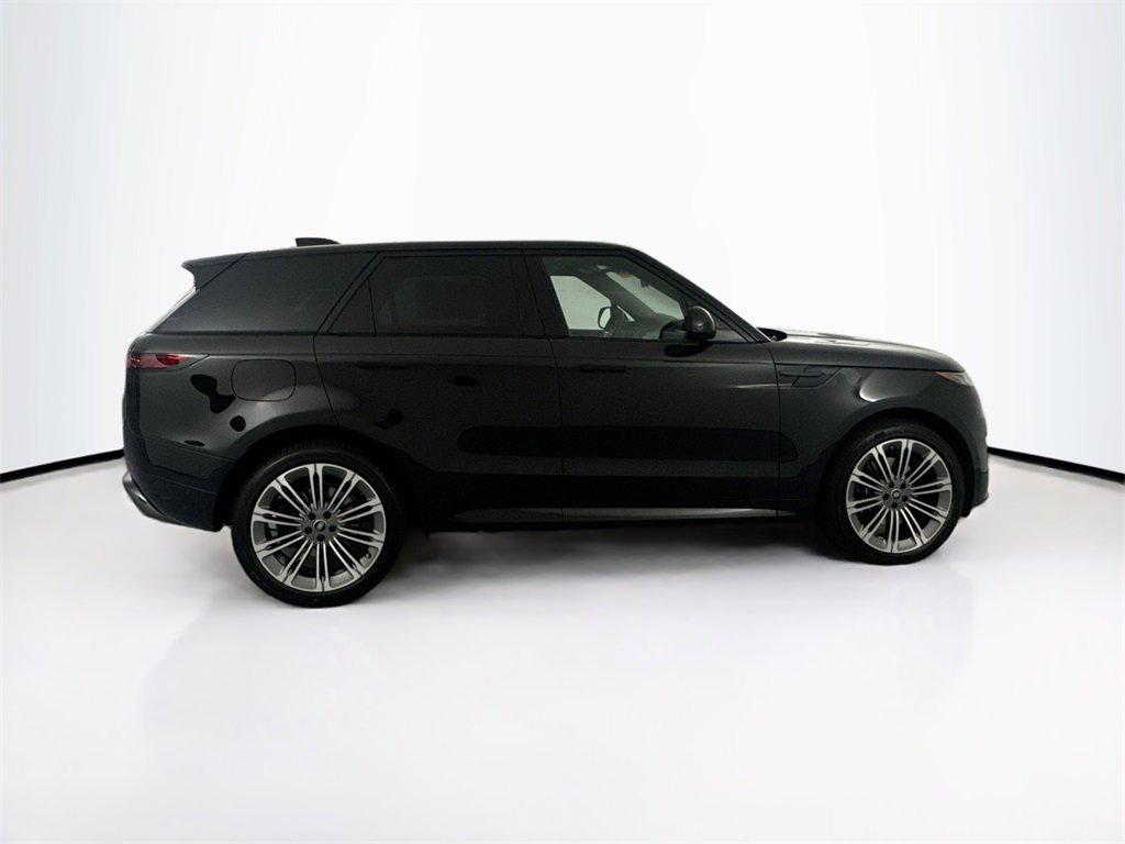 New 2025 Land Rover Range Rover Sport Dynamic SE image 4