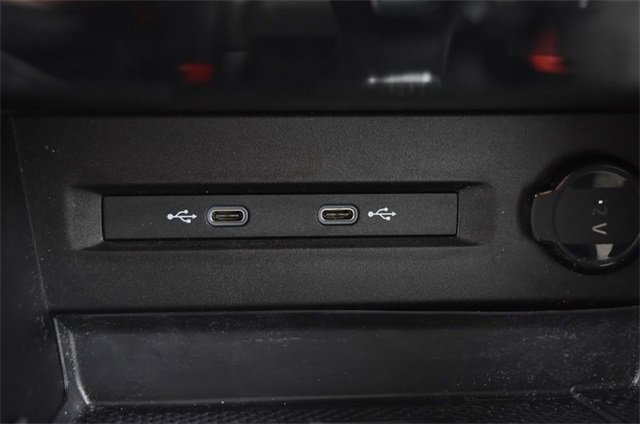 Certified 2023 Volkswagen Taos SE image 15