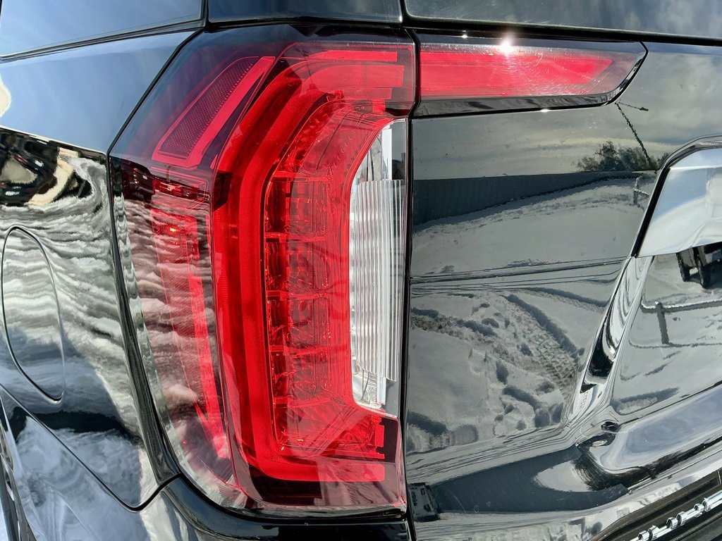 Used 2021 GMC Yukon XL AT4 w/ AT4 Premium Package image 14