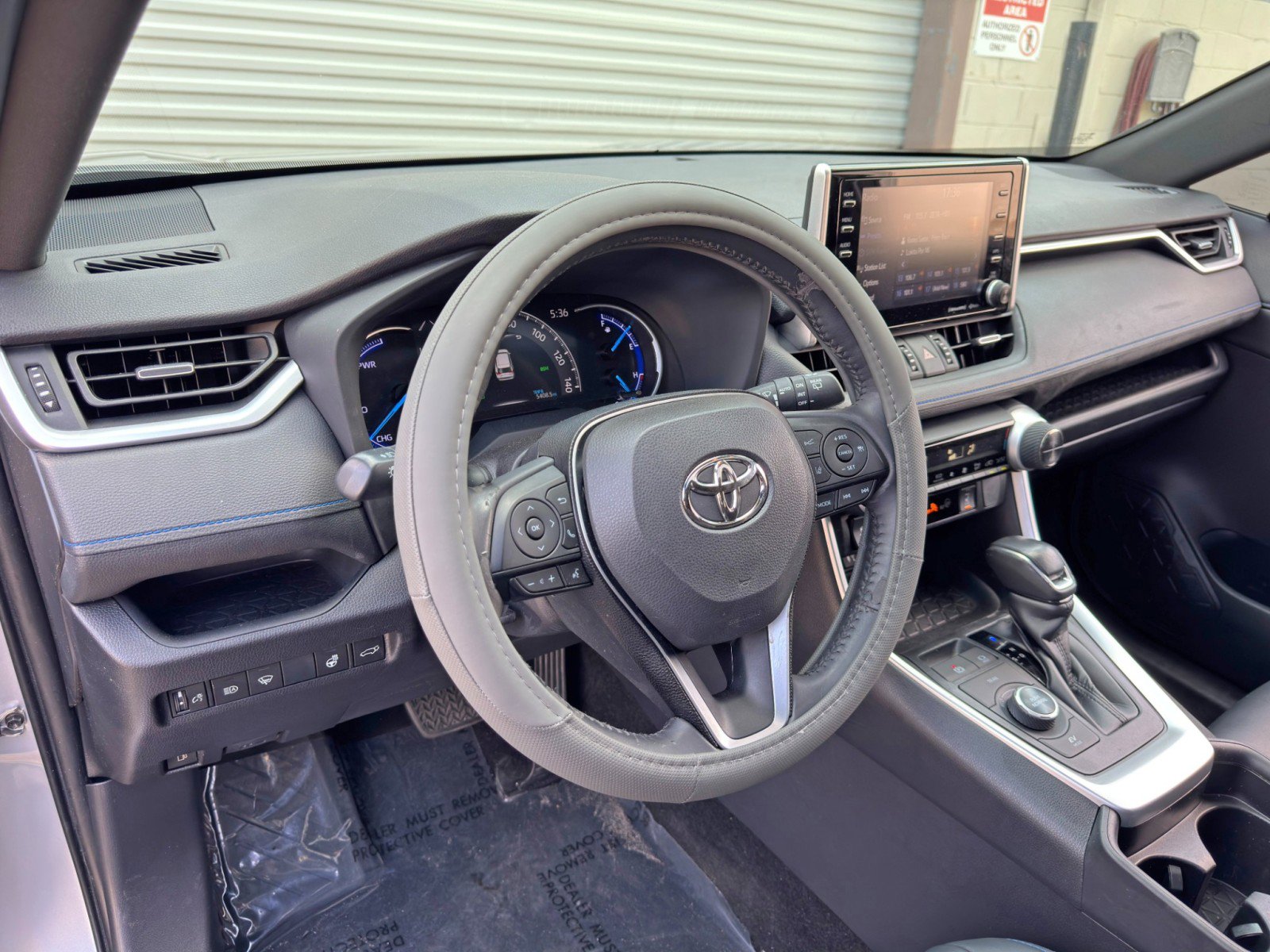 Used 2019 Toyota RAV4 XSE w/ XSE Weather Package AWD/4WD image 13