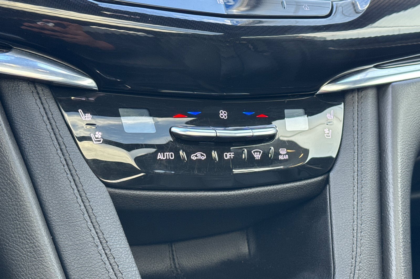 Used 2021 Cadillac XT6 Sport w/ Platinum Package image 22