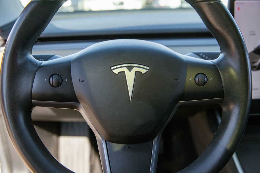 Used 2018 Tesla Model 3 Long Range image 17
