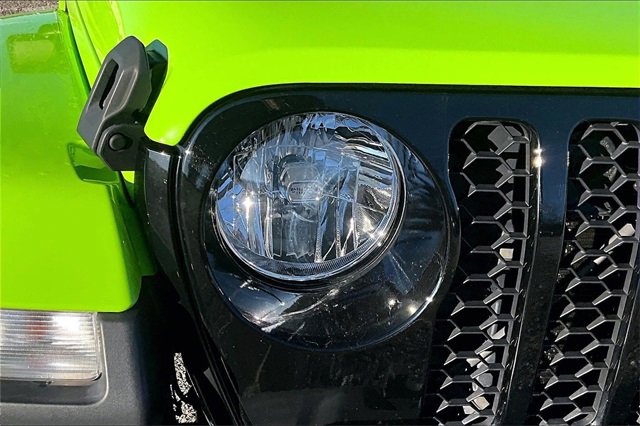 Used 2021 Jeep Gladiator Willys image 28