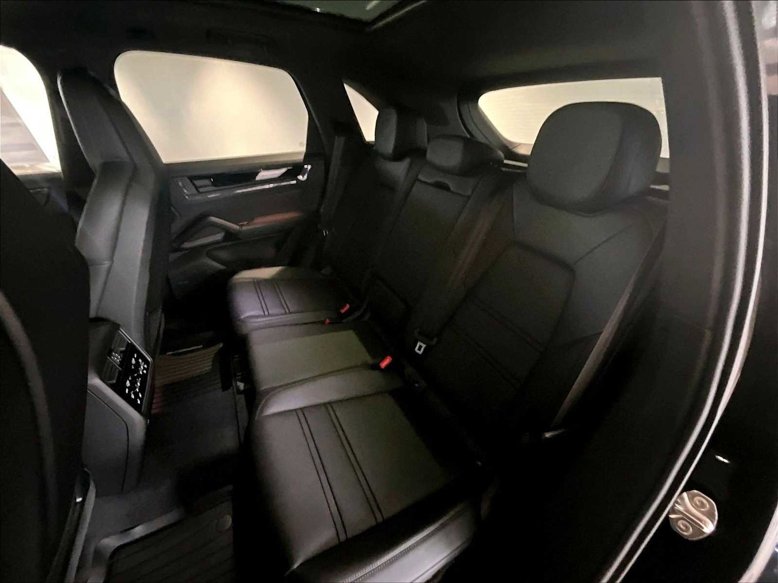 New 2026 Porsche Cayenne GTS AWD/4WD image 28