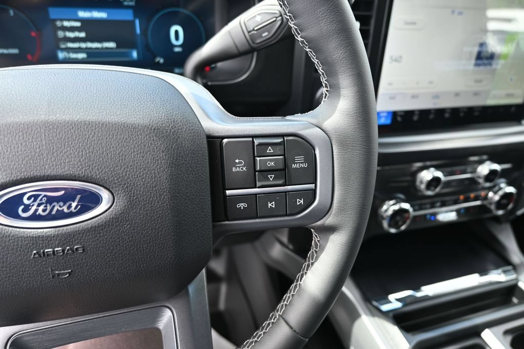 New 2026 Ford F250 Lariat w/ Black Appearance Package AWD/4WD image 32