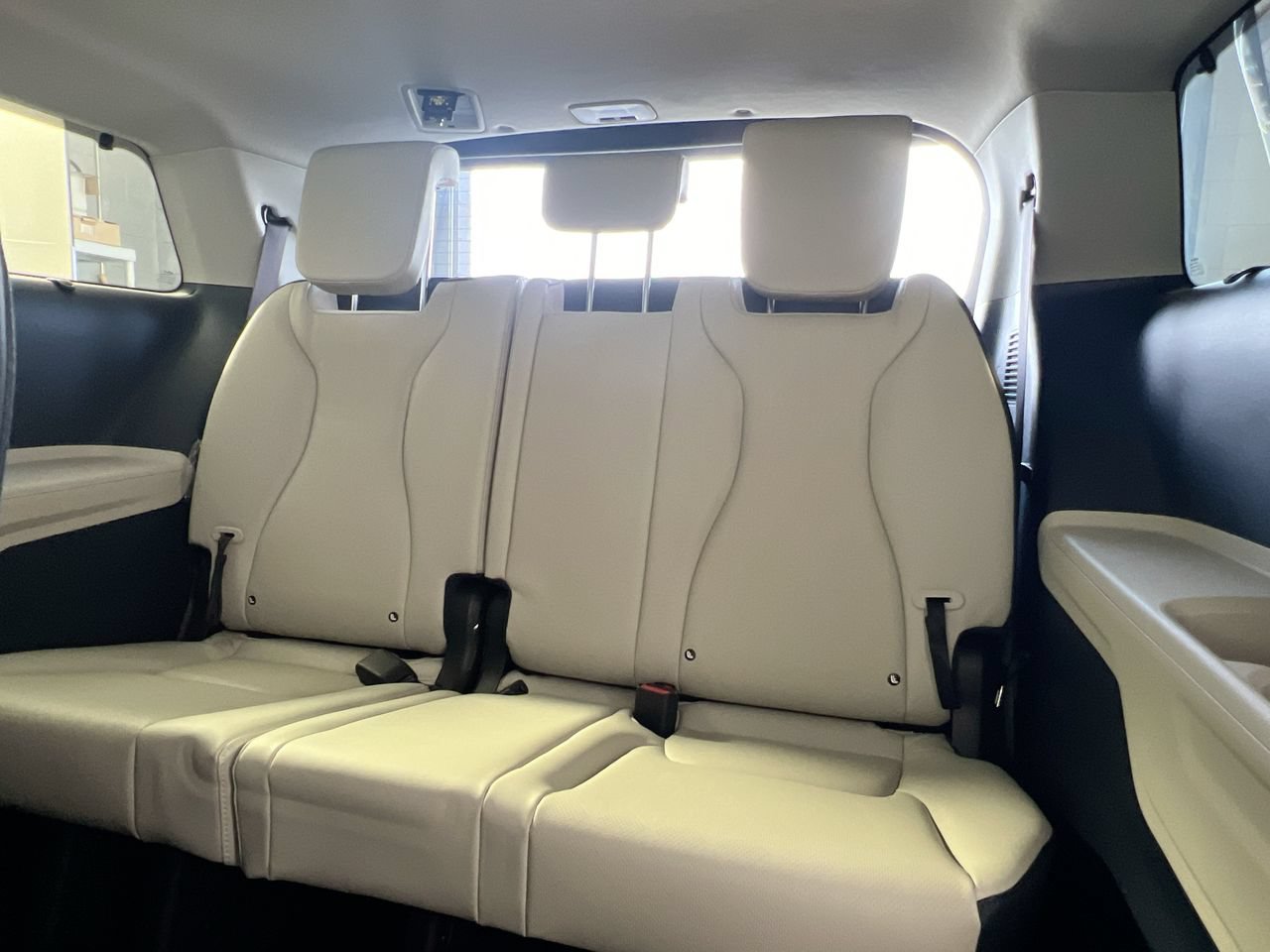 Certified 2025 Kia Carnival SX Prestige FWD image 27