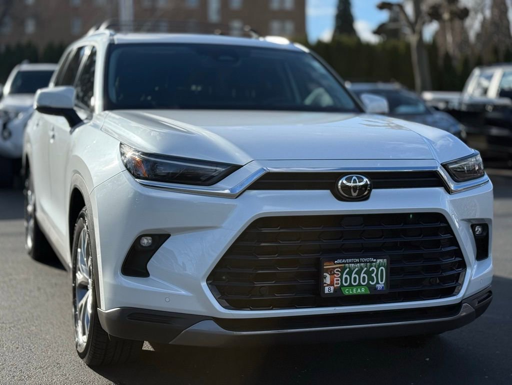 Used 2024 Toyota Grand Highlander Limited image 7