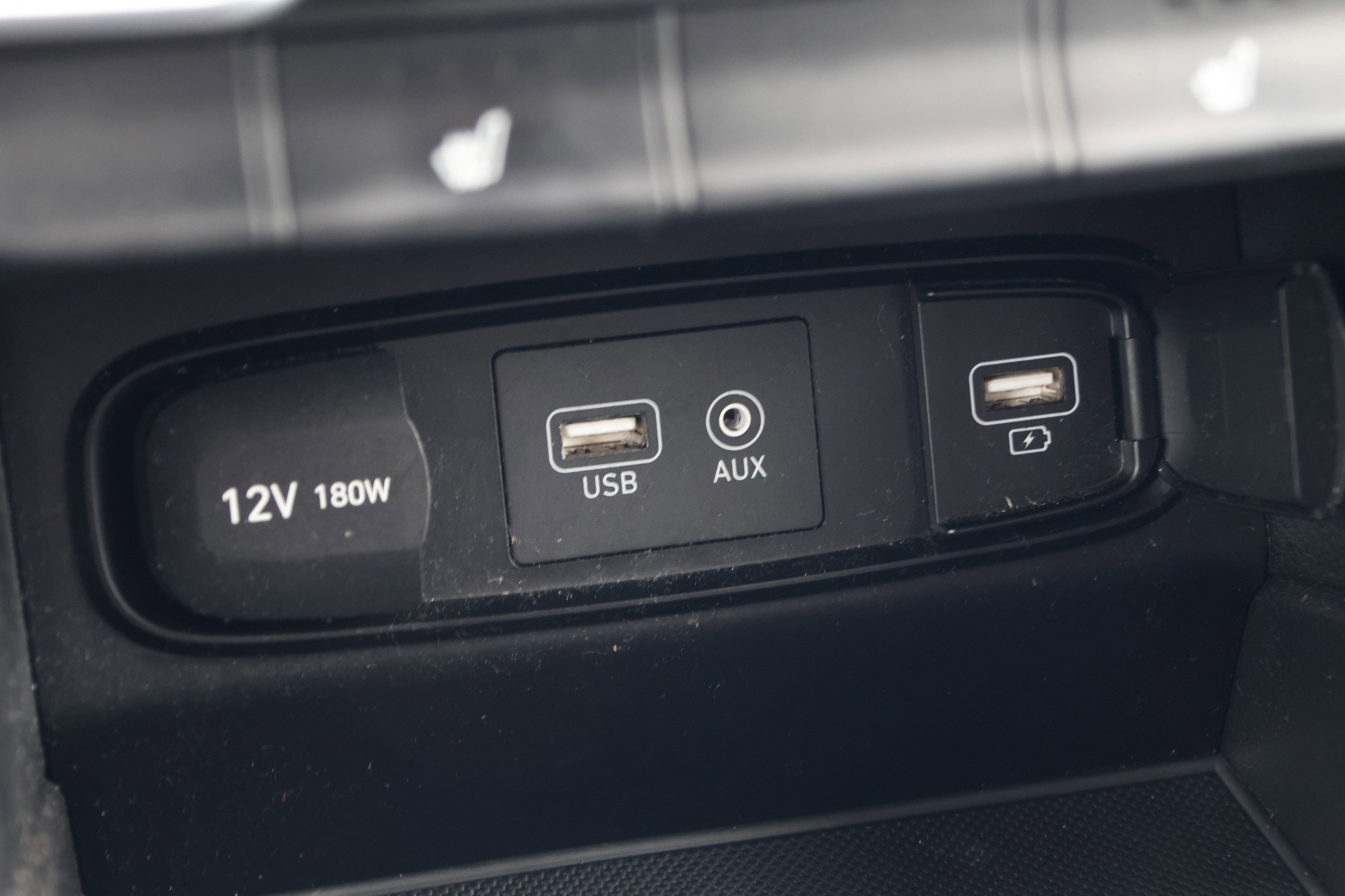 Used 2019 Hyundai Santa Fe Limited image 26