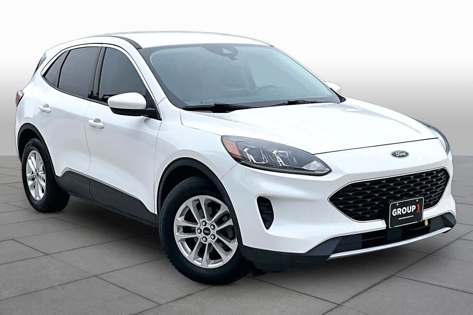 Used 2020 Ford Escape SE FWD image 3