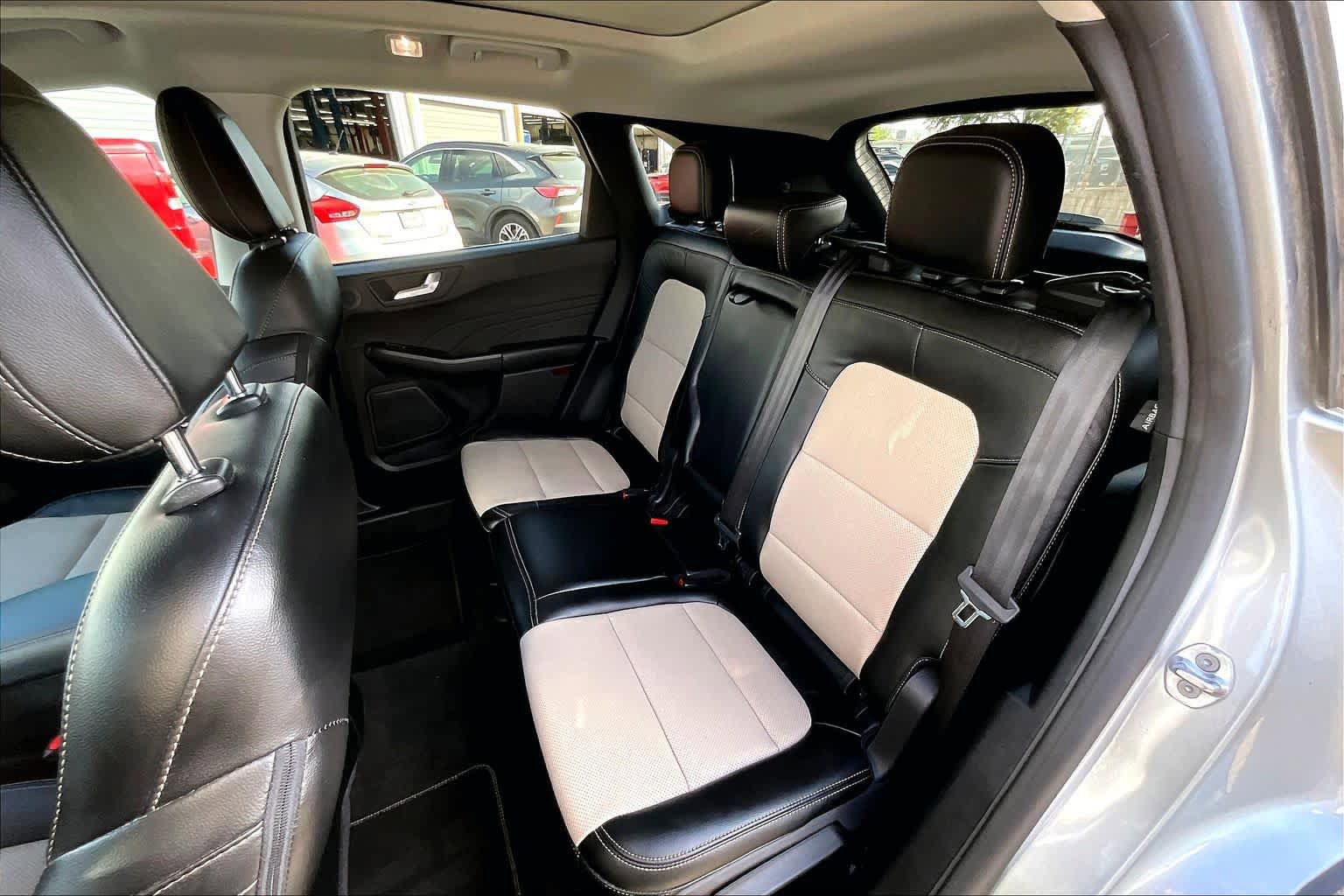 Certified 2022 Ford Escape Titanium w/ Titanium Elite Package AWD/4WD image 21