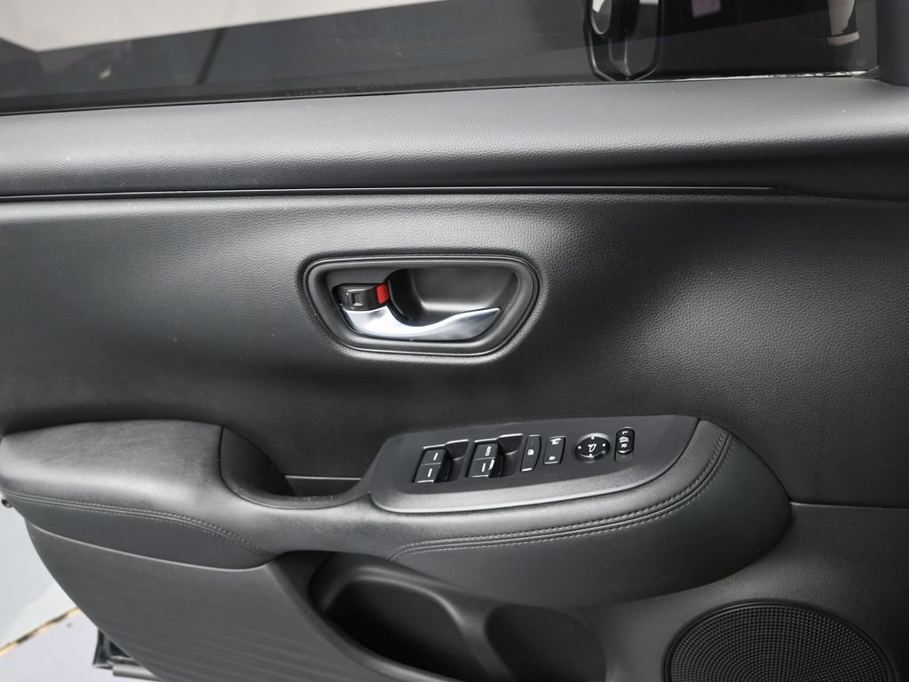 Used 2023 Honda HR-V LX image 10