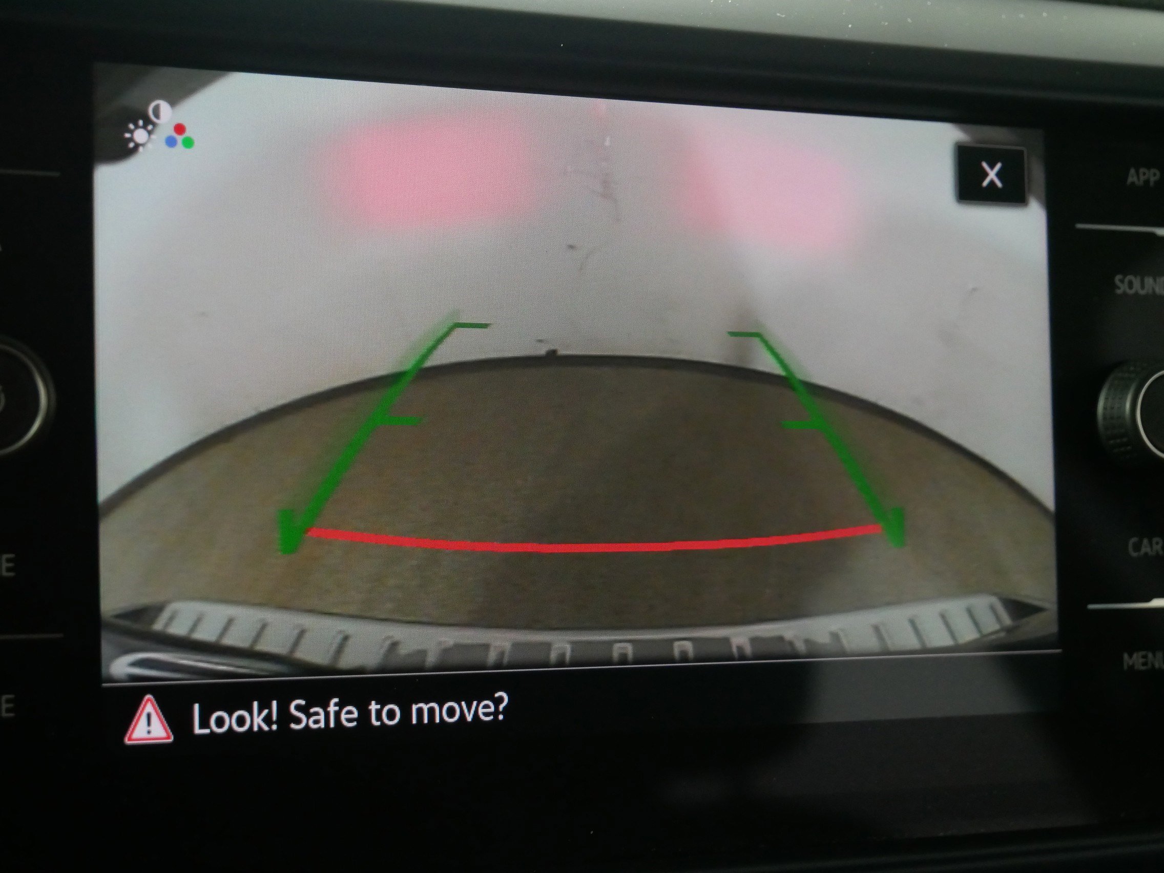 Used 2023 Volkswagen Taos SE image 33