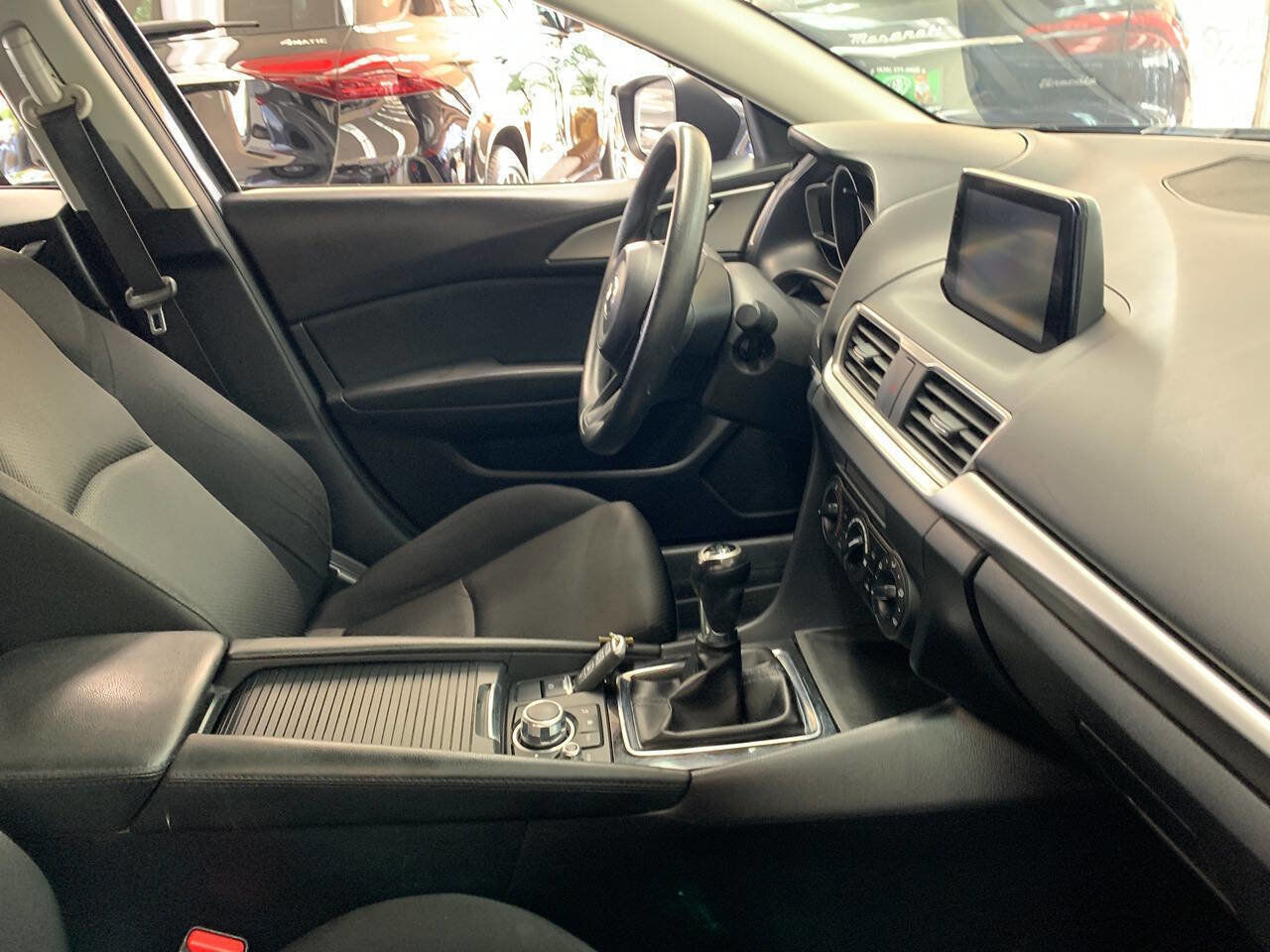 Used 2018 MAZDA MAZDA3 Sport FWD image 10